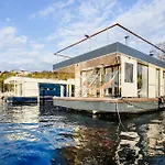 Friend.Ship Hausboot