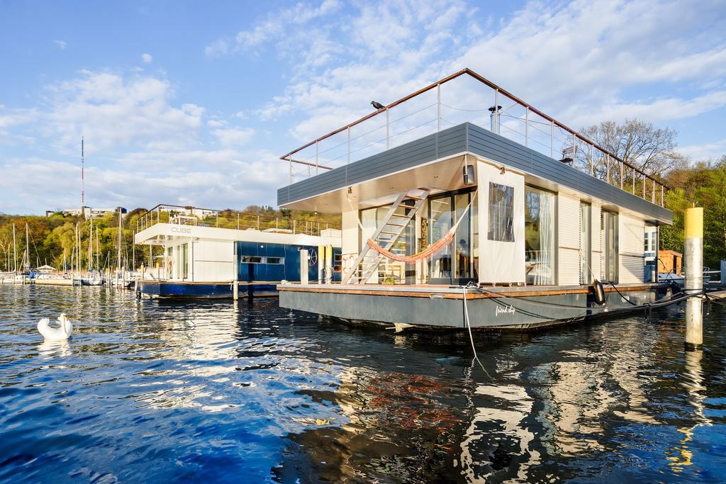 Botel Friend.ship Hausboot Berlino